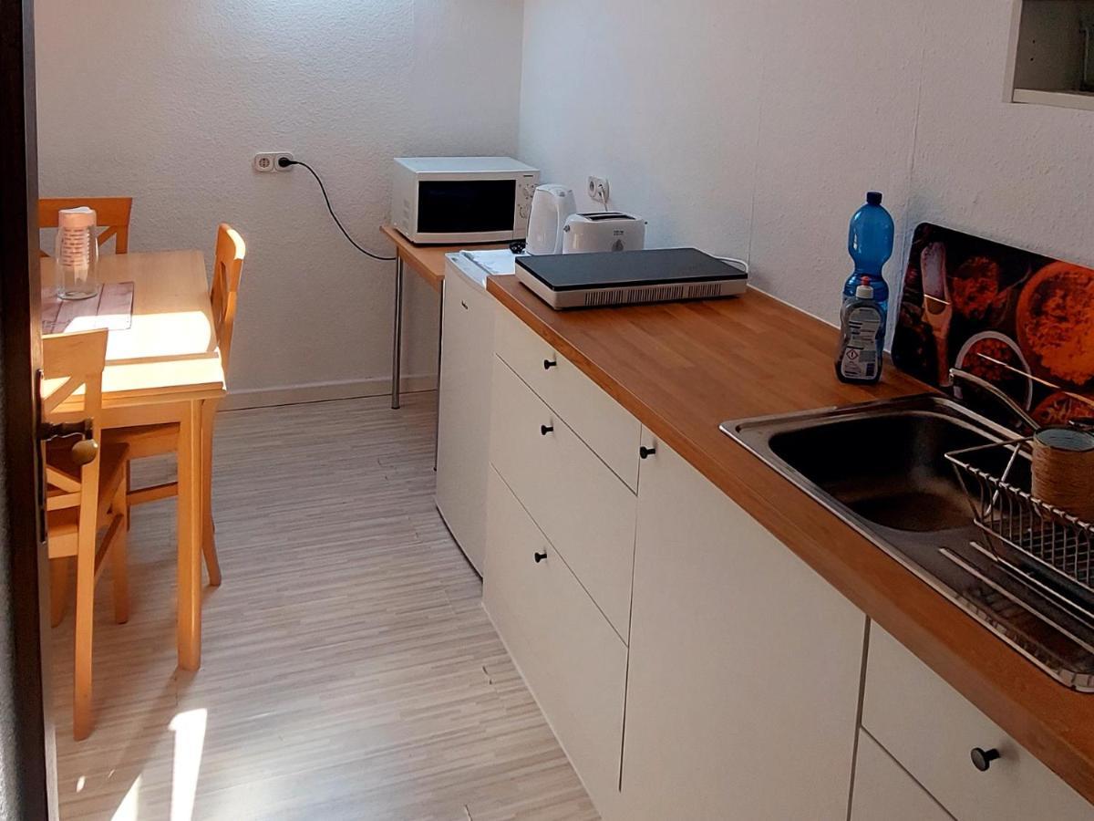 Private Studio Apartment With Balcony In Dortmund-Brackel 외부 사진